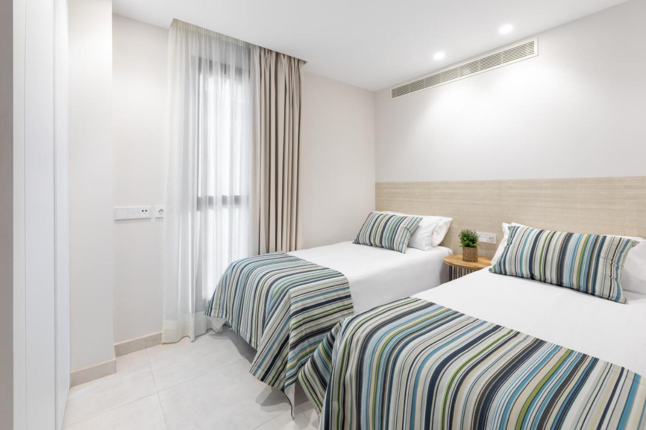 Appartamento con 2 Camere da Letto e con Vista Mare Parziale